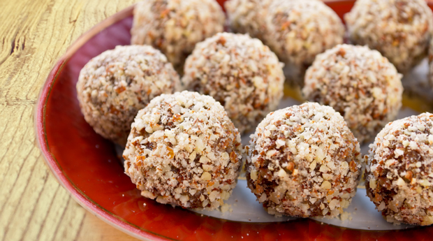 Holiday Recipe: Cancer-Fighting Almond Goji Brazil Nut Cookies