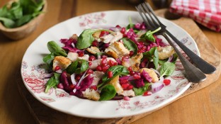 Cancer Fighting Recipe: Pomegranate Spinach Chicken Salad
