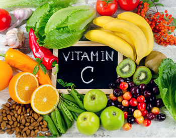 Foods rich in vitamin C can provide some protection against lung damage from smoking and other risks